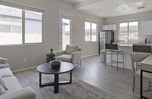 Litchfield Park Apartment | Modern Apartment in Prime Location with Family-Friendly Amenities