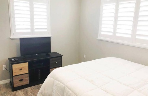 Solana Apartment | Contemporary Apartment with Child-Friendly Amenities