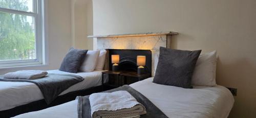 Ipswich Apartment | Prime 2-Bedroom Apartment with Hot Tub in Town Centre