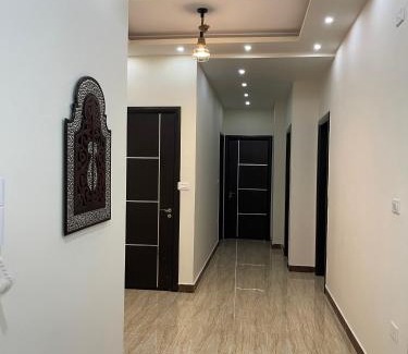 Sheikh Zayed City Apartment | Stylish 3-Room Apartment in Sheikh Zayed - Rated 10/10