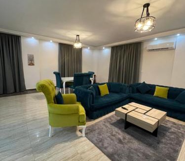 Sheikh Zayed City Apartment | Stylish 3-Room Apartment in Sheikh Zayed - Rated 10/10