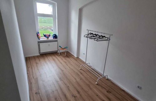 Zeitz House | Modern Apartment with Pool - 30 Minutes to Leipzig