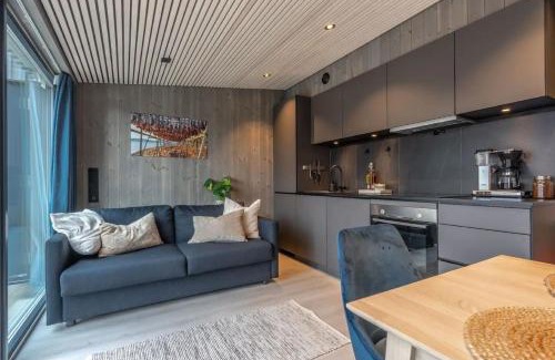 Henningsvaer Apartment | Modern Seaside Apartment in Henningsvær with Unique Amenities