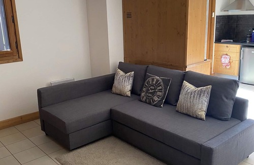Morzine Apartment | Top-Rated Modern Apartment with Lake View in Central Morzine