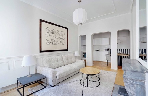 8th Arrondissement Apartment | Modern Apartment Champs-Elysées - Saint Honoré