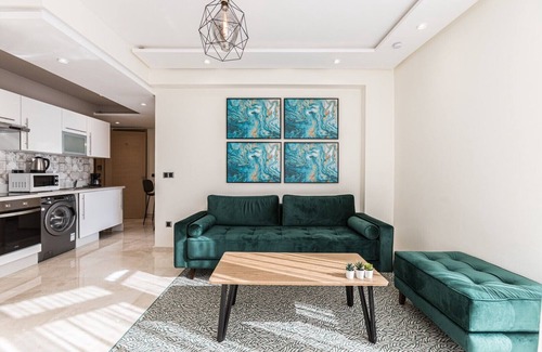 SOUR JDID Apartment | Coastal Getaway: Child-Friendly Apartment Near the Sea