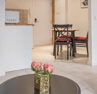La Petxina Apartment | Modern Apartment Near City Centre with High Guest Rating