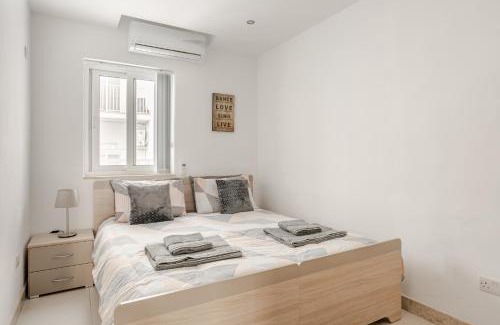 Sliema Apartment | Modern apartment direct access to Sliema beaches