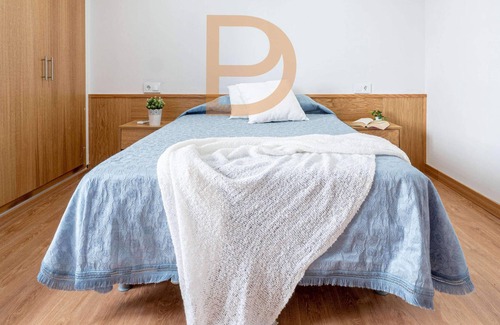 Vilamaniscle Apartment | Modern Apartment for Six People in Vilamaniscle