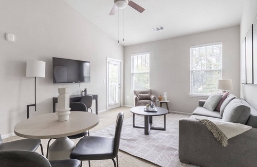 Johns Island Apartment | Modern Apartment with Pool in Prime Location