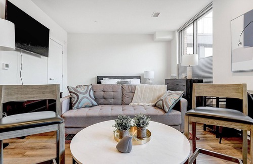 Bala-Cynwyd Apartment | Modern Apartment with Kitchen in Prime Location