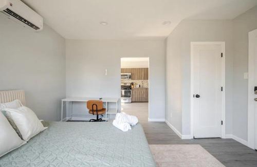 Black Rock Historic District Apartment | Eco-Friendly Modern Apartment with Hot Tub in Black Rock
