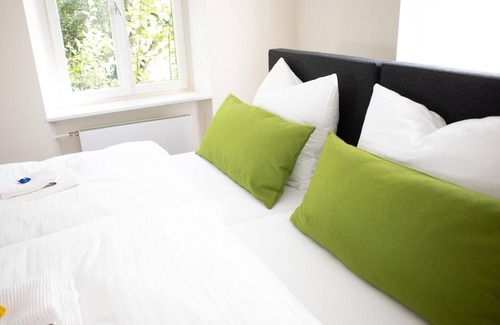 Riedlingen Hotel | Elegant Apartment in Historic Villa with Pool & Breakfast