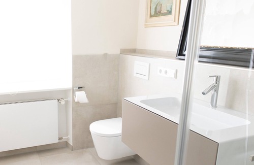 Riedlingen Hotel | Elegant Apartment in Historic Villa with Pool & Breakfast