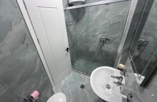 Mbrostar-Urë Apartment | Modern Apartment in Fier, Albania