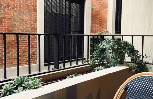 Fitzroy Apartment | Contemporary Apartment in Beautiful Fitzroy with Parking