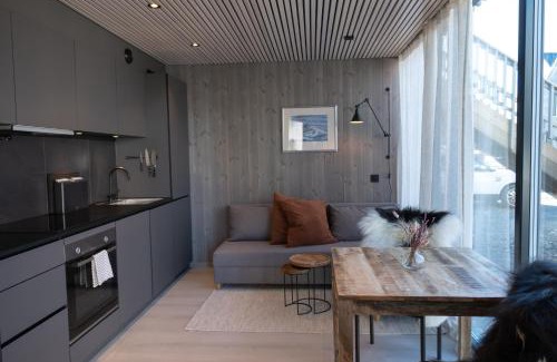 Henningsvaer Apartment | Trendy Apartment with Ocean View in Henningsvær