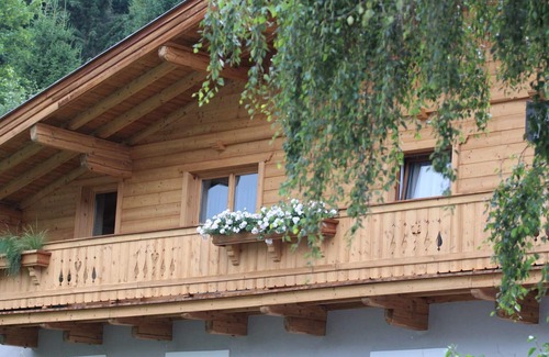 Kitzbuehel Apartment | Modern Kitzbuhel Apartment: Pet-Friendly Near Ski Area