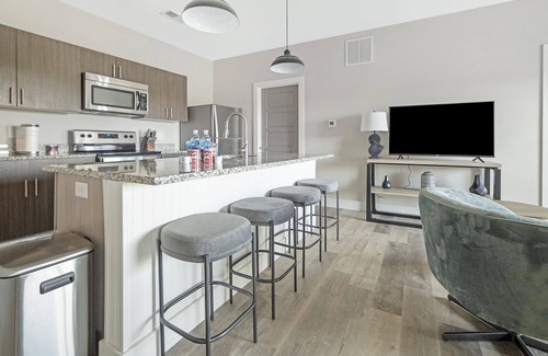 Keene Apartment | Modern Apartment in Prime Location with Family-Friendly Amenities