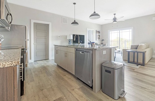 Keene Apartment | Modern Apartment in Prime Location with Family-Friendly Amenities