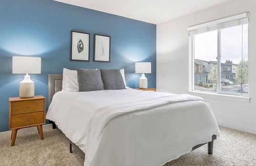 Vancouver Apartment | Modern Apartment with Child-Friendly Amenities in Prime Location