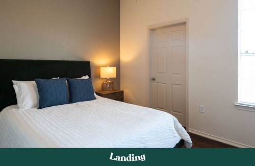 Falconhead Apartment | Modern Apartment in Prime Location (ID3087)
