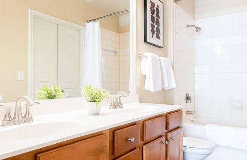 Hill Country Galleria Apartment | Modern Apartment with Pool in Prime Location
