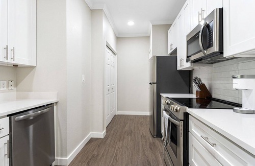 Falconhead Apartment | Modern Apartment Steps Away from Top Attractions