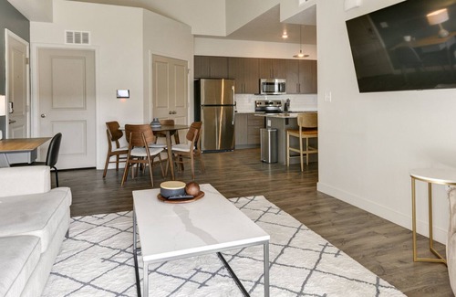 Herriman Apartment | Contemporary Apartment with Kitchen in Prime Location