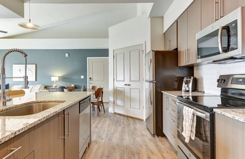 Herriman Apartment | Contemporary Apartment with Kitchen in Prime Location