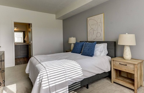 Herriman Apartment | Contemporary Apartment with Kitchen in Prime Location