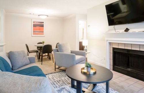 Richmond Apartment | Modern Apartment in Prime Location (ID4807X88)