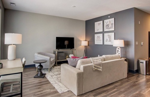 Fishers Apartment | Contemporary Apartment with Essential Amenities in Prime Spot