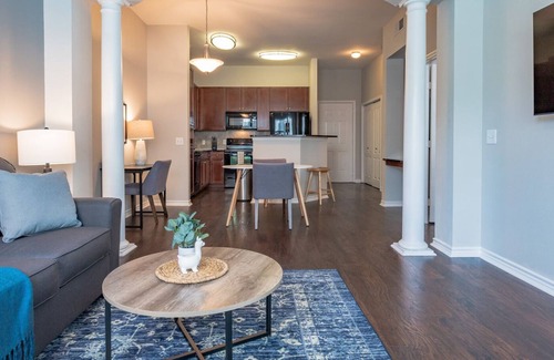 Barker Apartment | Modern Apartment in Prime Location (ID3889X09)