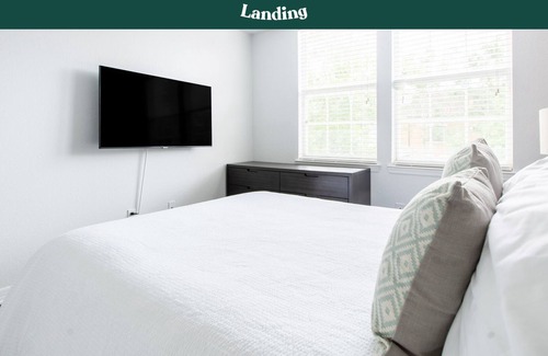 Baldwin Park Apartment | Contemporary Apartment in Prime Location with Family Amenities