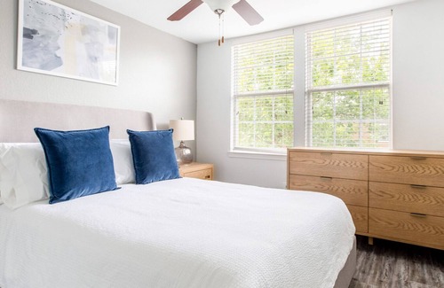 Baldwin Park Apartment | Contemporary Apartment in Prime Location with Family Amenities