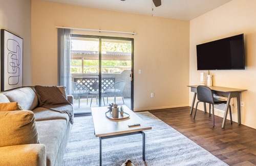 Avondale Apartment | Modern Apartment with Kitchen & Child-Friendly Amenities