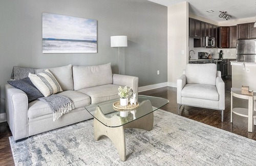 North Raleigh Apartment | Modern Apartment with Pool in Prime Location