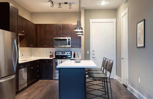 Allandale Apartment | Modern Apartment in Prime Location (ID1813X74)