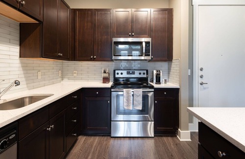 Allandale Apartment | Modern Apartment in Prime Location (ID1813X74)