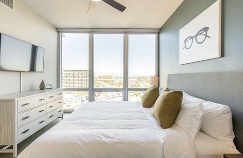Uptown Apartment | Modern Apartment with Kitchen in Prime Location Awaits You