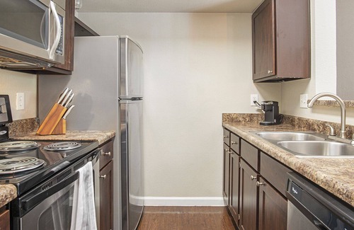 Cityplace Apartment | Modern Apartment with Kitchen in Prime Location