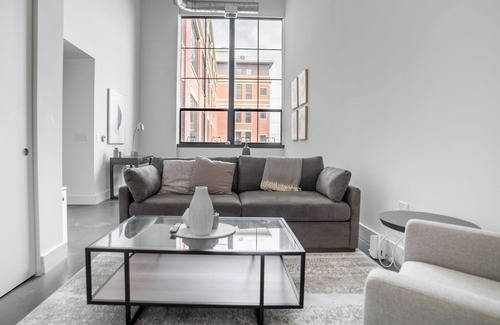 Ampere Apartment | Stylish Apartment with Kitchen in Prime Location