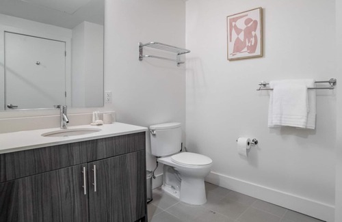 Ampere Apartment | Stylish Apartment with Kitchen in Prime Location