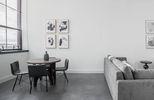 Ampere Apartment | Stylish Apartment with Kitchen in Prime Location