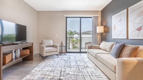 Three Oaks Apartment | Modern Apartment in Prime Location with Kitchen Amenities