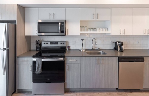 Kent Apartment | Stylish Apartment with Kitchen in Prime Location