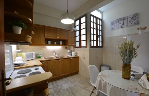 Heraklion House | Stylish Apartment in the Heart of Heraklion - 10/10 Rating