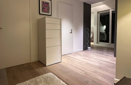 District 8 Apartment | Modern apartment in the city of Zurich - 3 minutes from the lake!