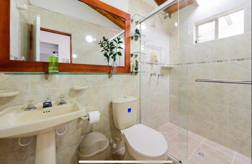Retiro Apartment | Contemporary Apartment in Vibrant El Retiro Neighborhood